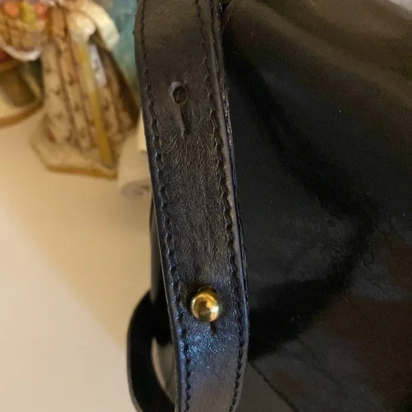 Vintage Brahmin hard leather crossbody purse with adjustable strap - Picture 8 of 16